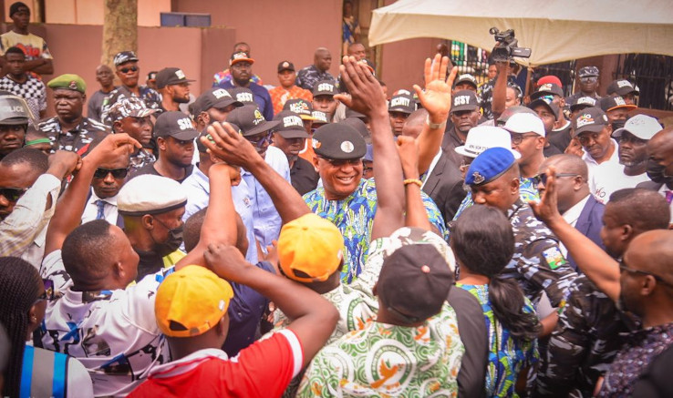 2023 Guber: Nsit Ibom Paramount Ruler Showers Blessing on Pastor Umo Eno